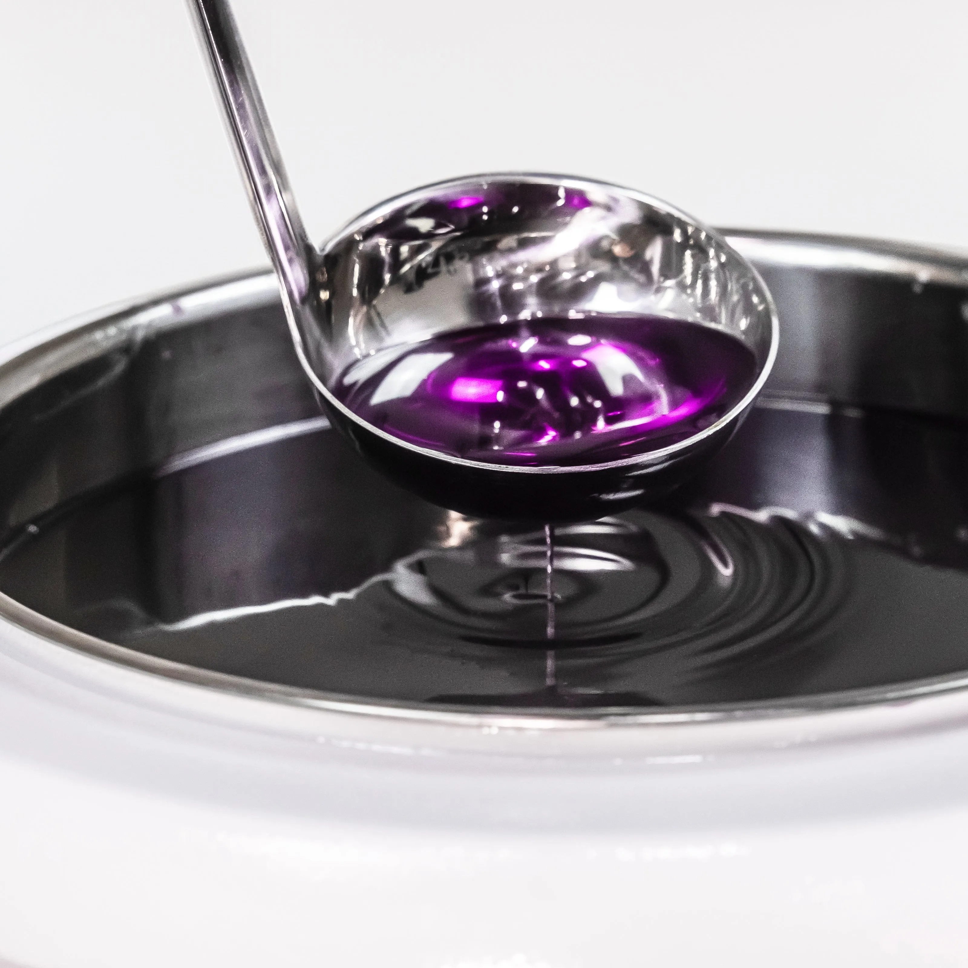 Dermalogic Paraffin Wax Kettle Warmer w/  10.5oz Ladle - 13L