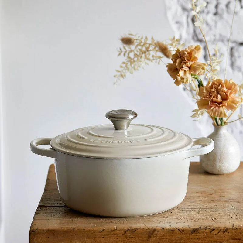 Le Creuset Signature Cast Iron Round Casserole Meringue 18cm