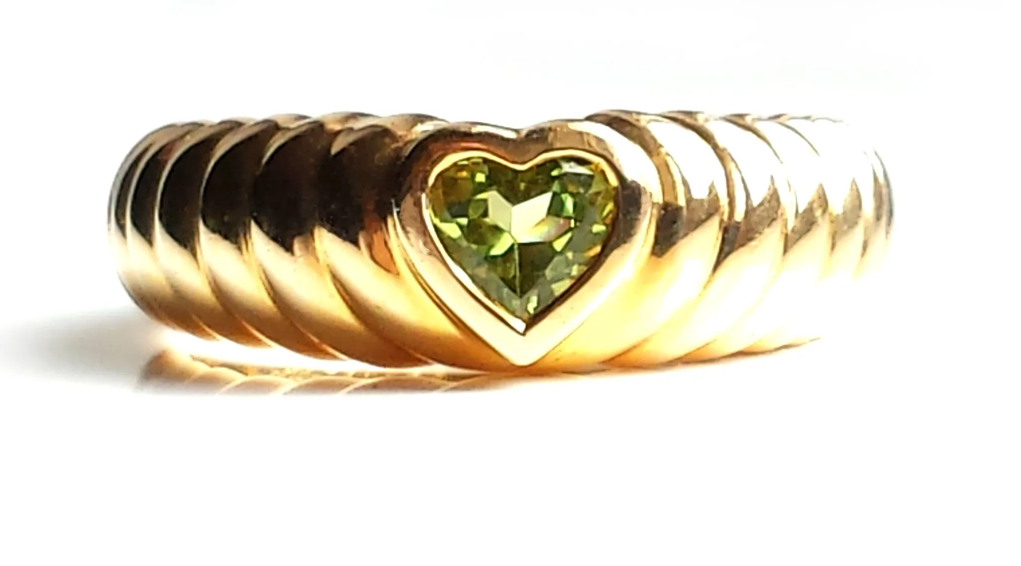 Tiffany & Co. Vintage Heart-Shaped Peridot Ring in 18k Yellow Gold